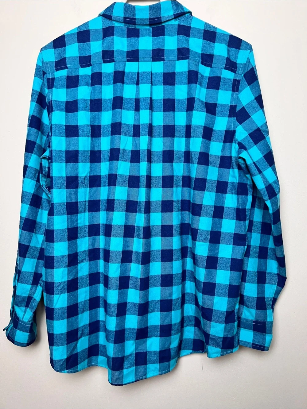 Vineyard Vines boys performance relaxed fit Blue Plaid Button-Down Shirt 14